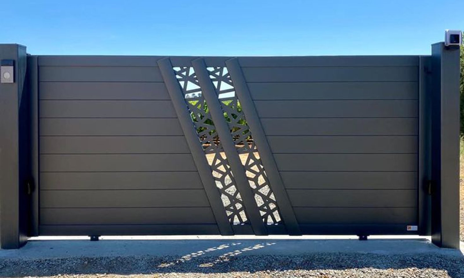 Sliding GAte