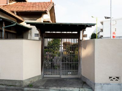 Bi-Fold Gates-2
