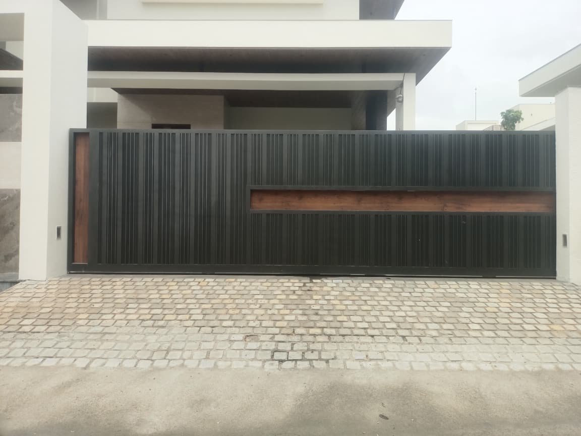 aluminium-gate-flutted-panel-sliding-gate.webp