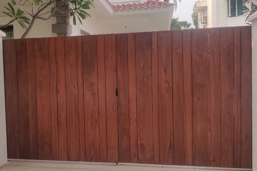 ms-folding-gate-teak-wood-gate.webp